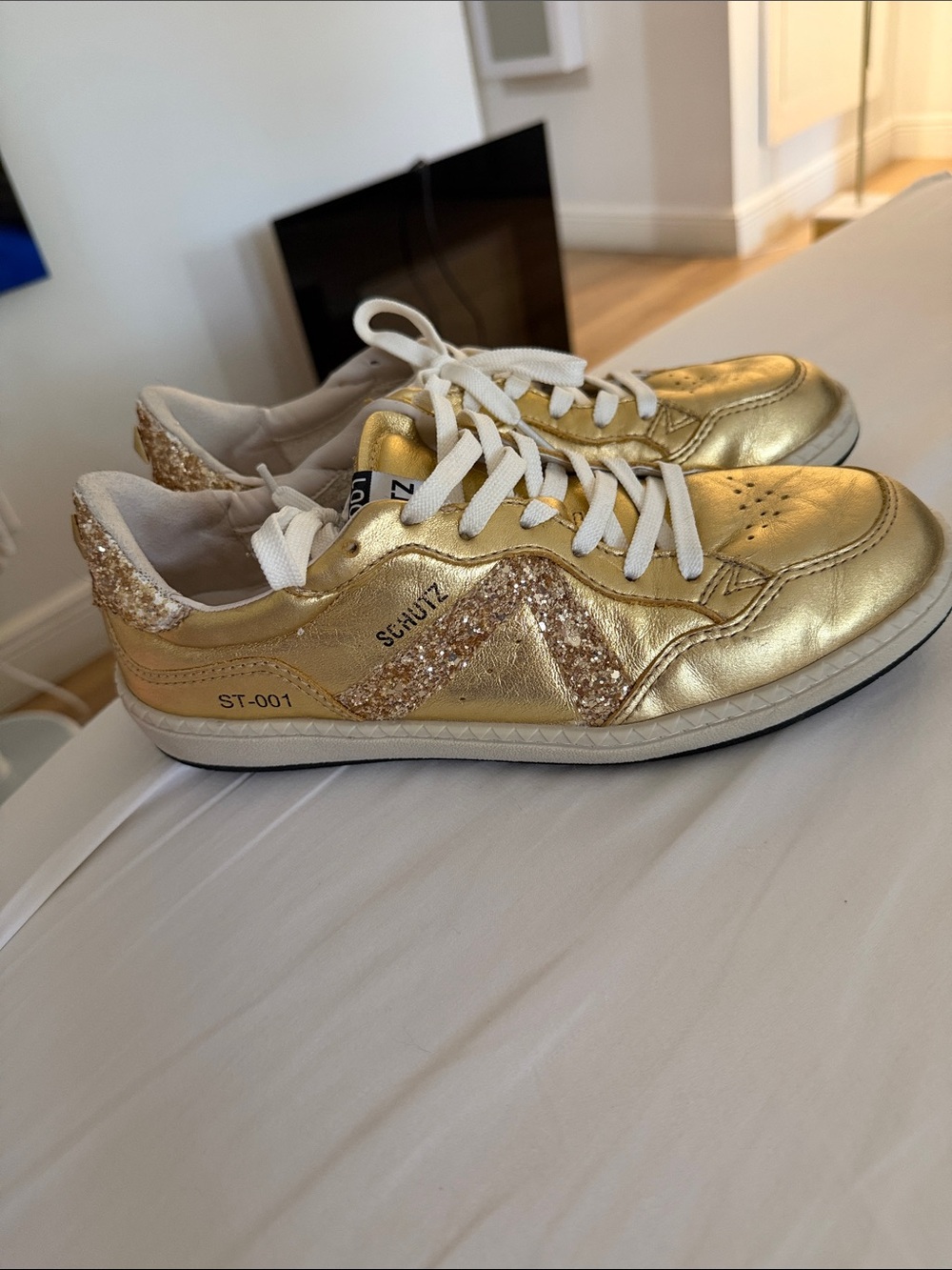 SCHUTZ Kids Gold Metallic Glitter Lace-Up Sneakers